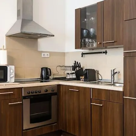 Venus - Gozsdu Court Iii * Budapest