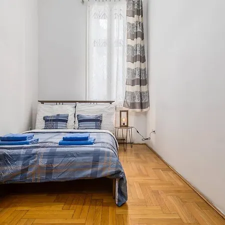 Venus - Gozsdu Court Iii * Budapest